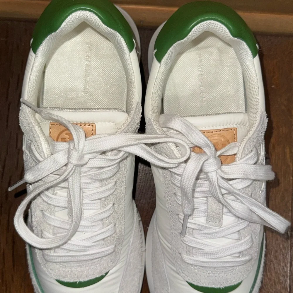 Women’s Tory Burch sneakers in white size 8 - Picture 5 of 5